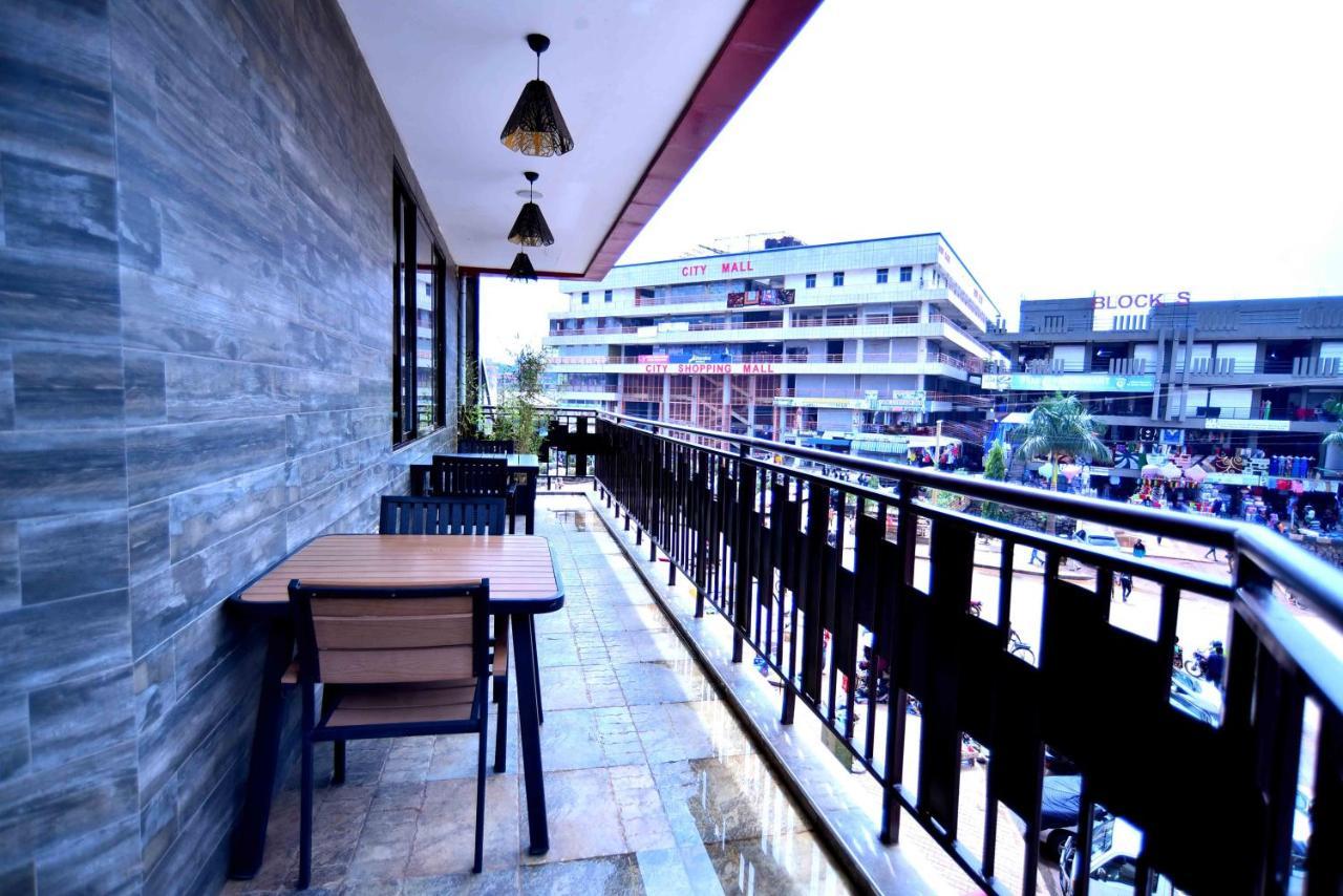 Victoria Mews Hotel Kampala Zewnętrze zdjęcie