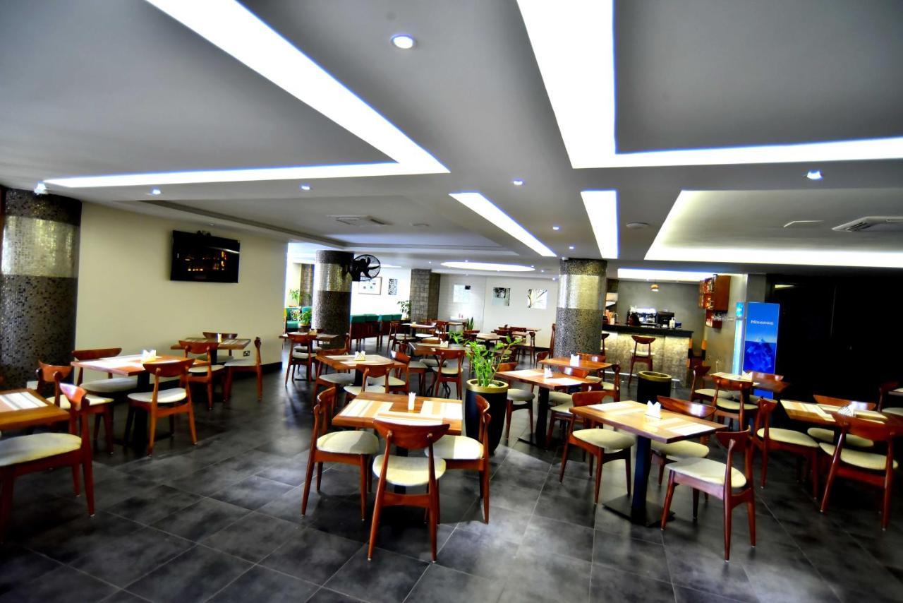 Victoria Mews Hotel Kampala Zewnętrze zdjęcie