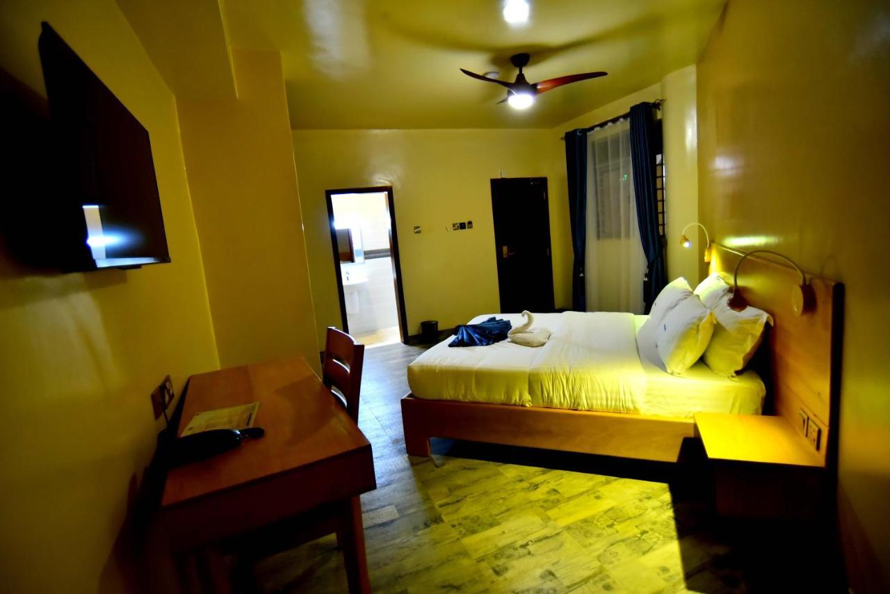 Victoria Mews Hotel Kampala Zewnętrze zdjęcie