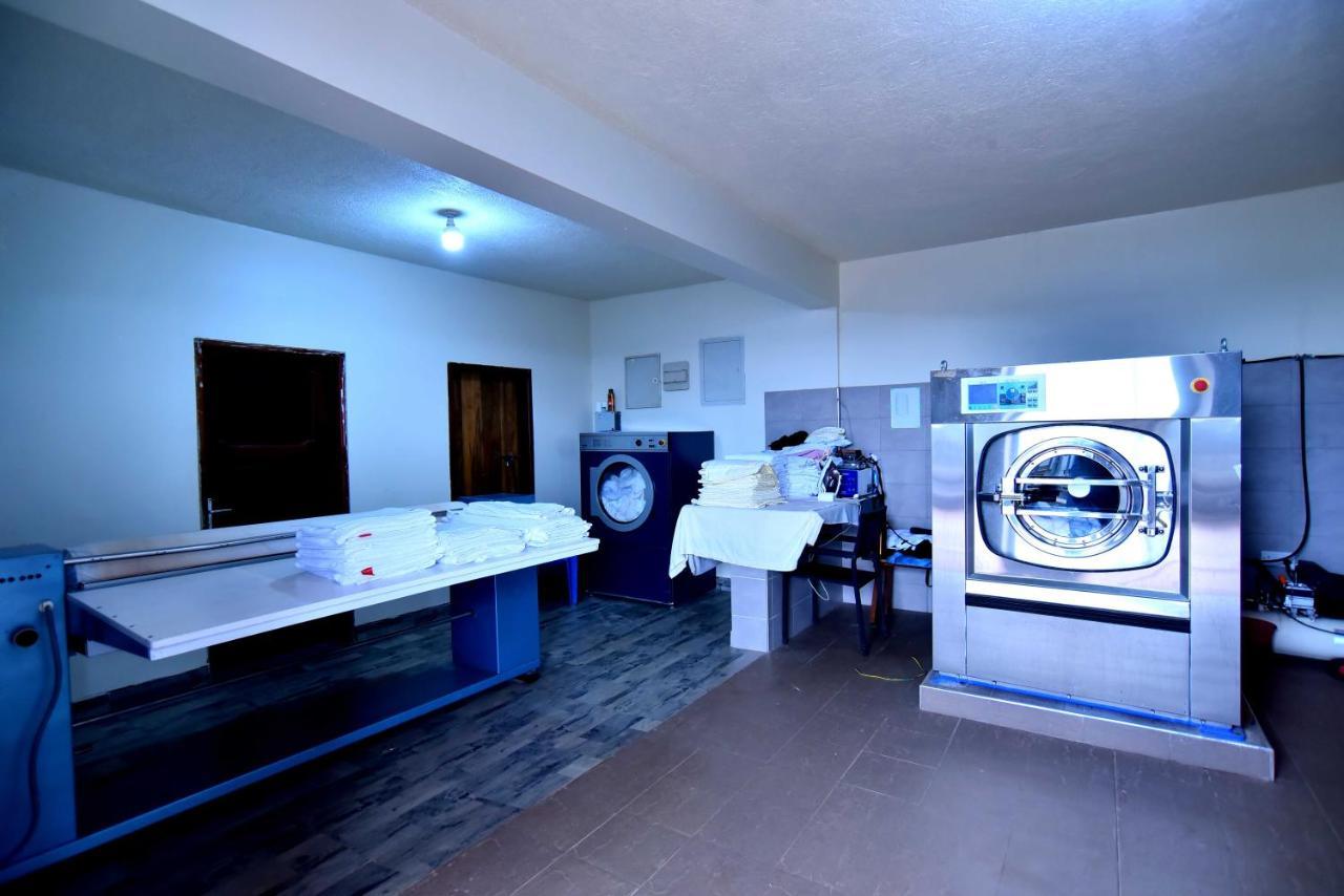 Victoria Mews Hotel Kampala Zewnętrze zdjęcie