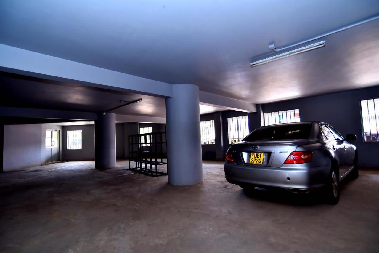 Victoria Mews Hotel Kampala Zewnętrze zdjęcie