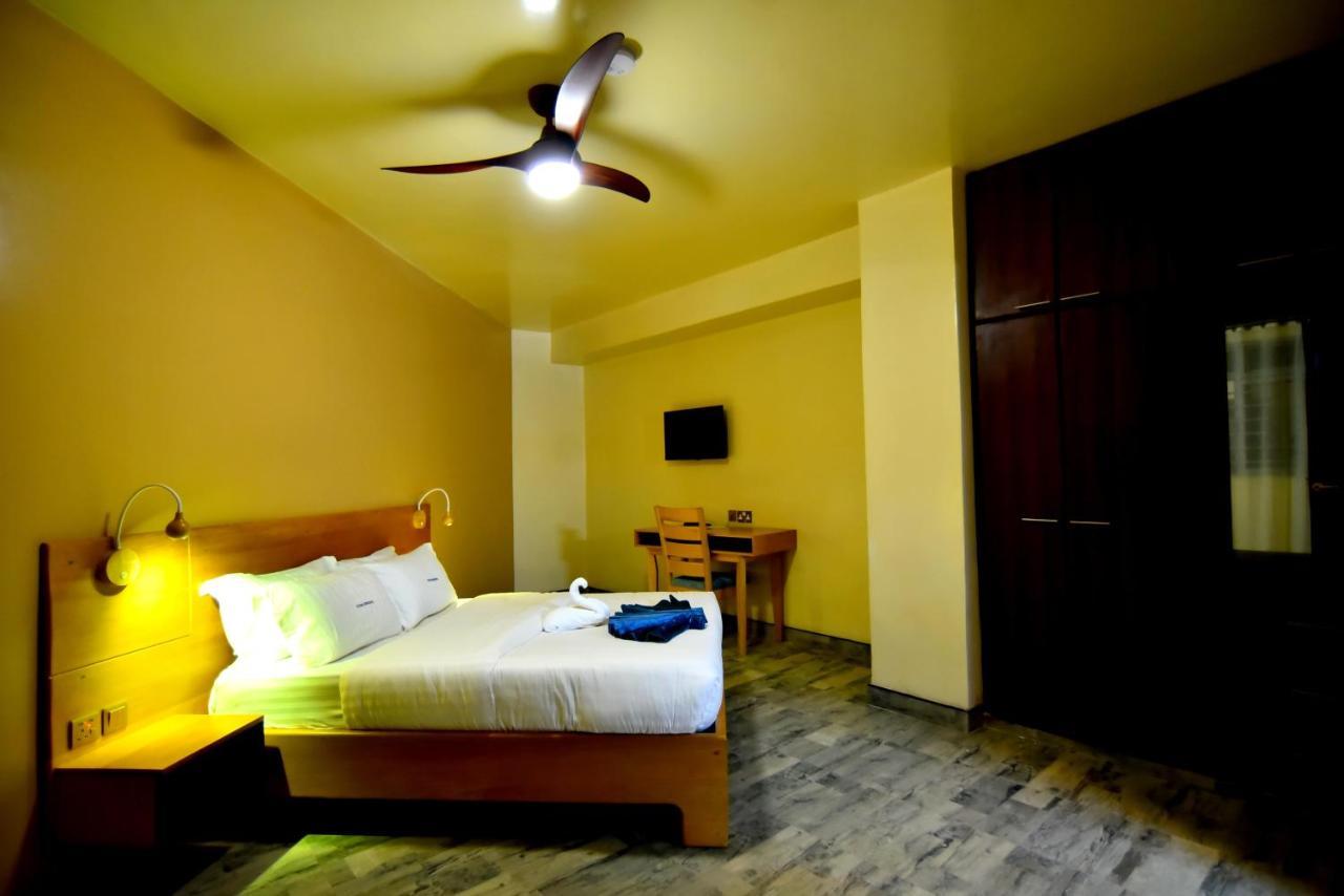 Victoria Mews Hotel Kampala Zewnętrze zdjęcie