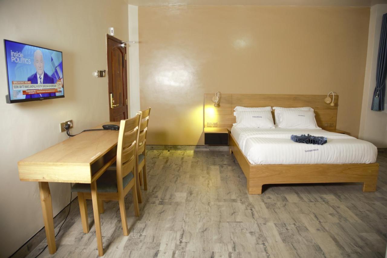 Victoria Mews Hotel Kampala Zewnętrze zdjęcie