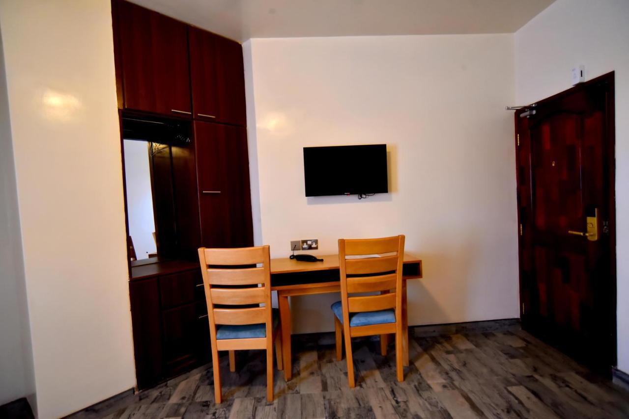 Victoria Mews Hotel Kampala Zewnętrze zdjęcie