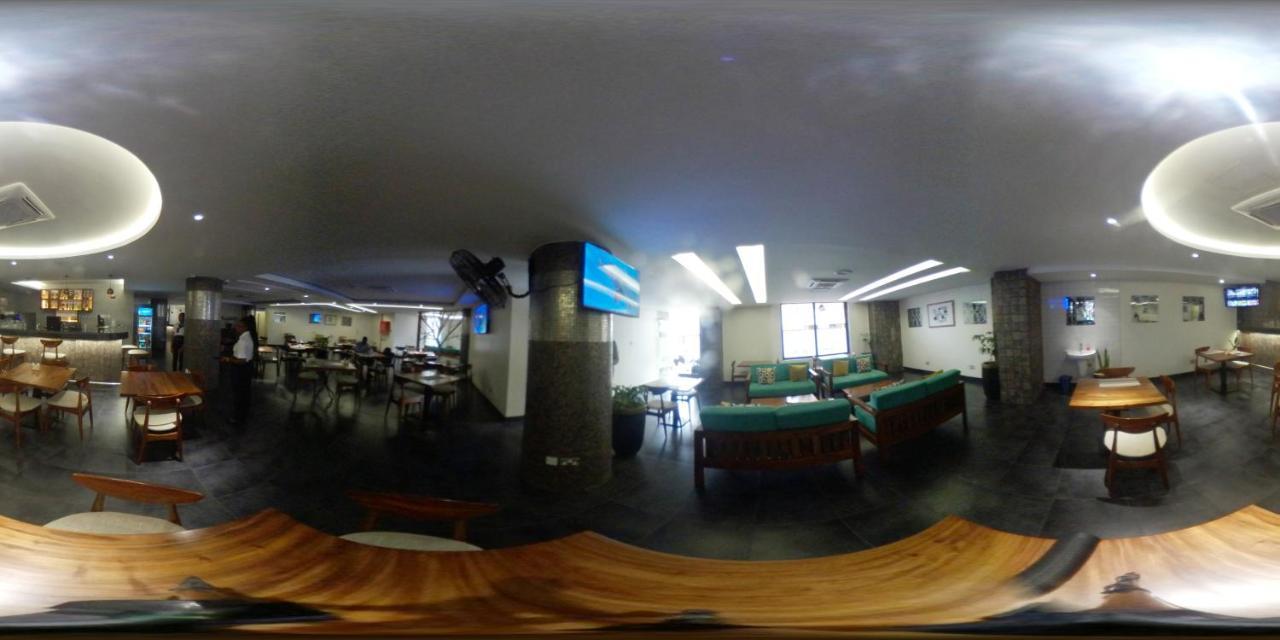 Victoria Mews Hotel Kampala Zewnętrze zdjęcie